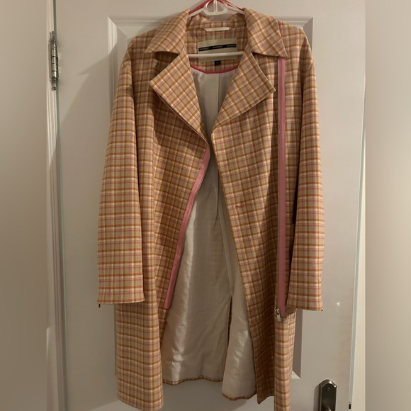 Perfect Spring Trench Coat - Picture 2 of 3